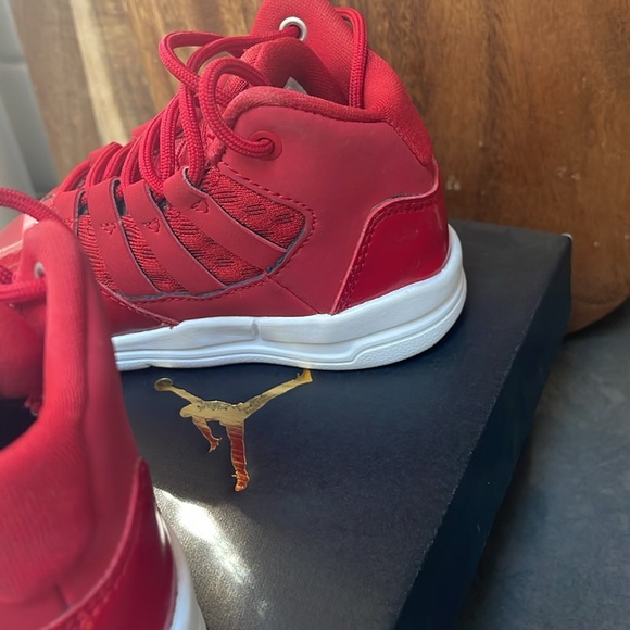 Air Jordan Max Aura (University Red), TD Size 5C - Picture 12 of 12